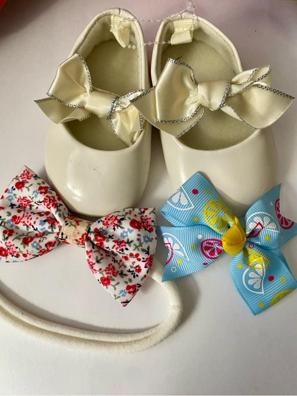 Hand Crafted Cream Bow Kids Dress Shoes with Silver Trim